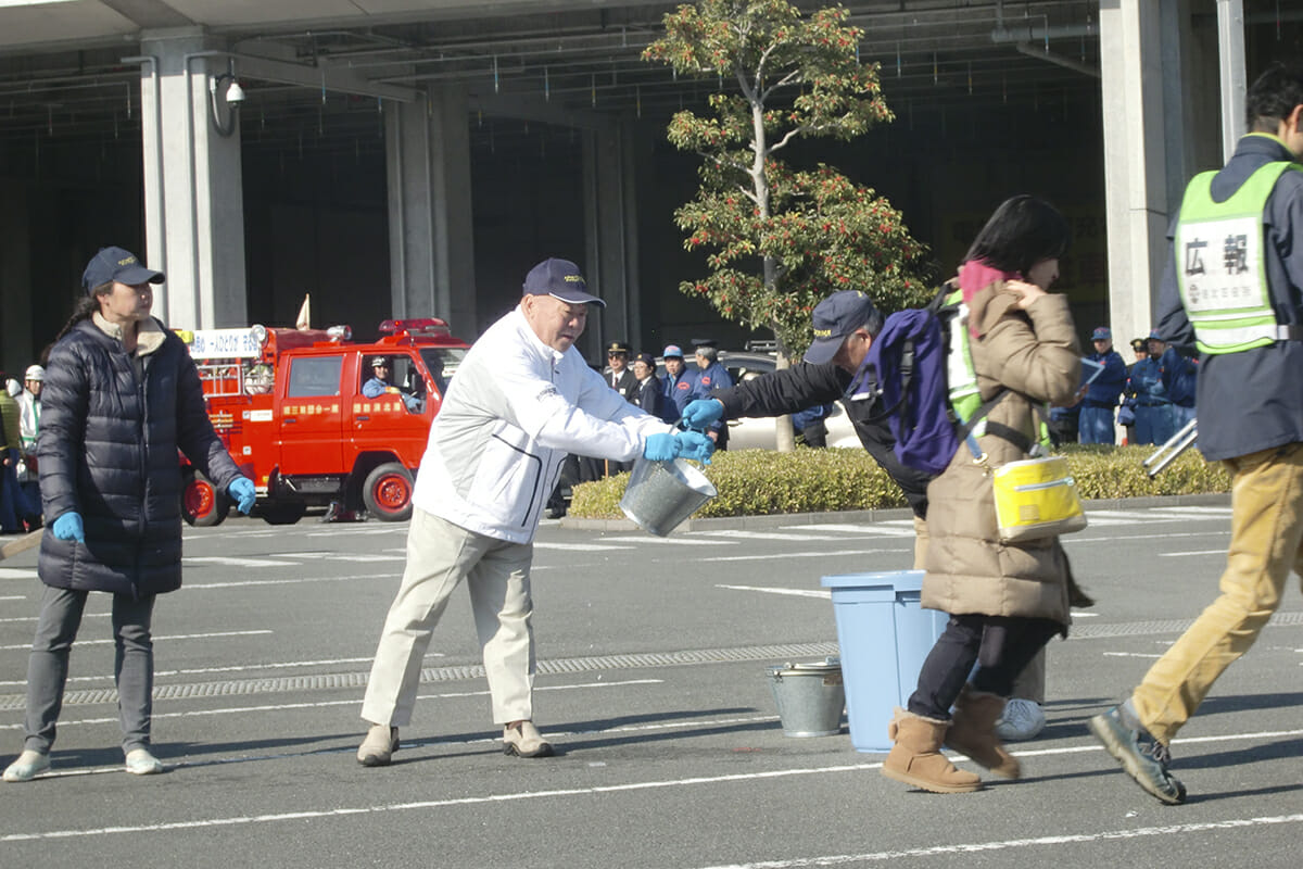 ■港北消防出初め式に家庭防災員として実技参加しています。